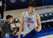 爱游戏足球体育-NBA首轮日！青岛男篮邀请球迷见证杨瀚森选秀机会的简单介绍