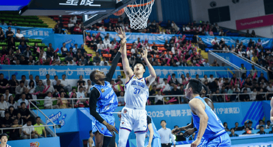 天津男篮实现大逆转，球队精神饱满