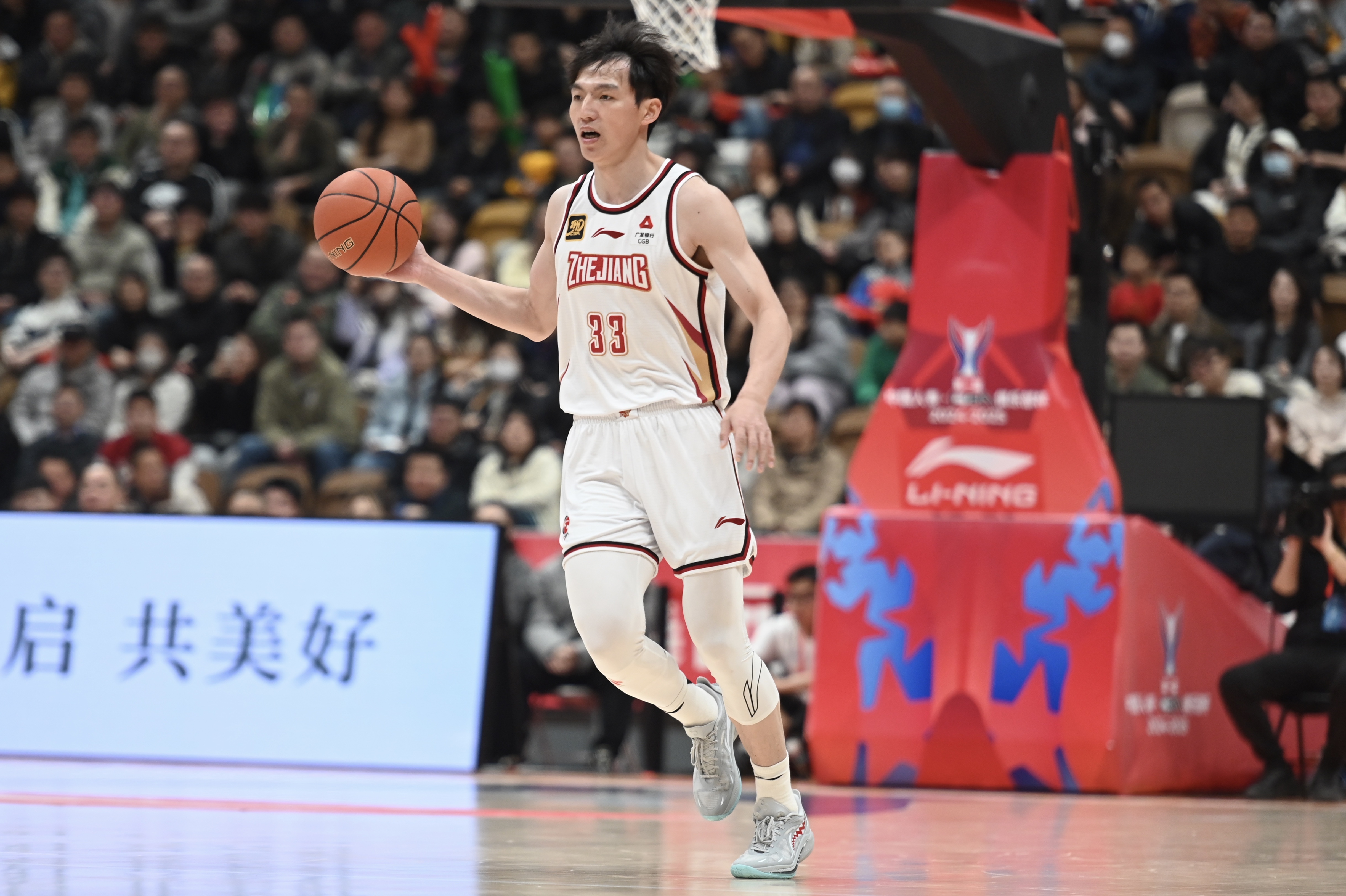 吴前19分浙江大胜辽宁豪取7连胜(从上赛季复赛阶段开始爆发的浙江男篮主力吴前,本赛季)
