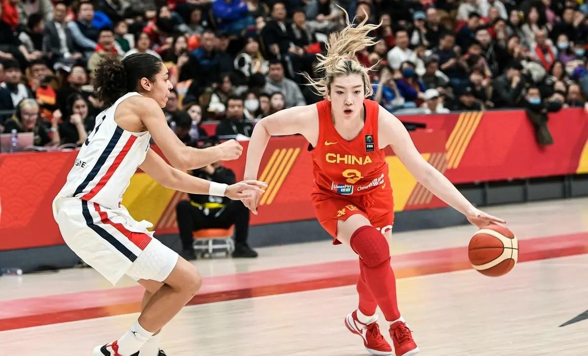 关于中国女篮未来可期内线优势大+防守有漏洞的信息