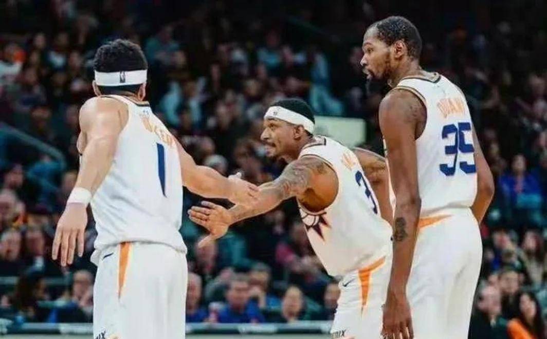 关于NBA-比尔和太阳达成买断澄清期后加盟快船的信息