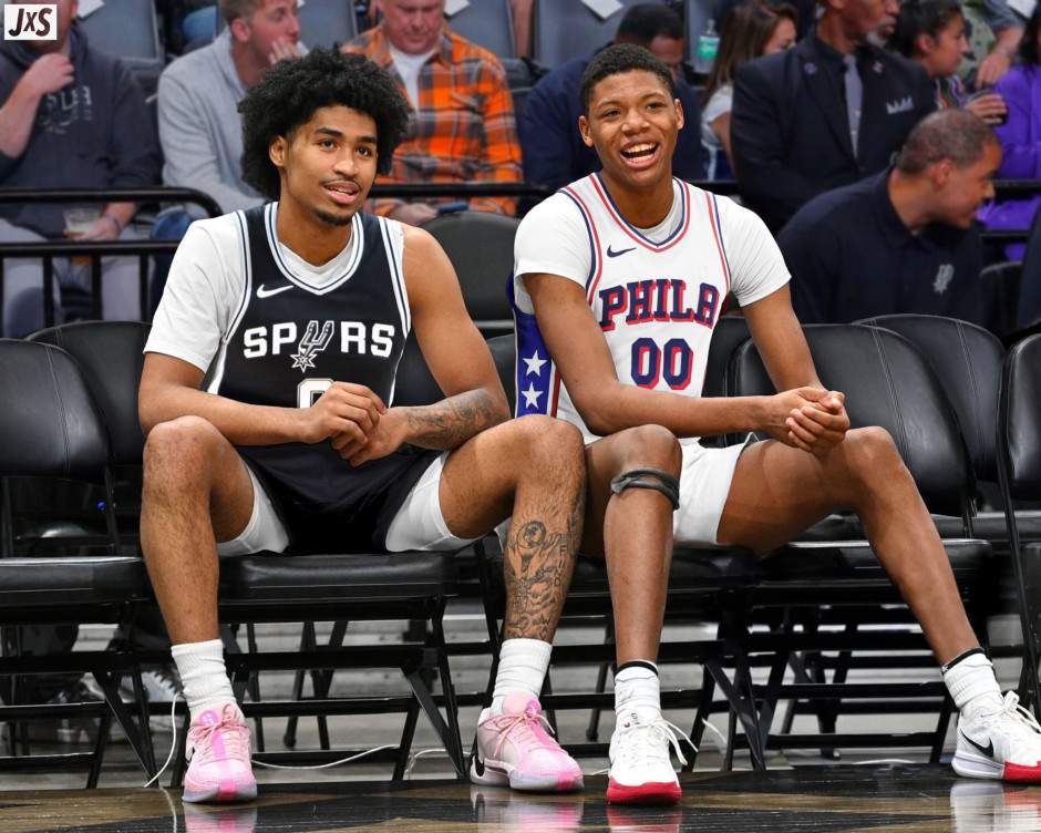 未来可期！NBA官方晒状元弗拉格与榜眼哈珀选秀同框握手照