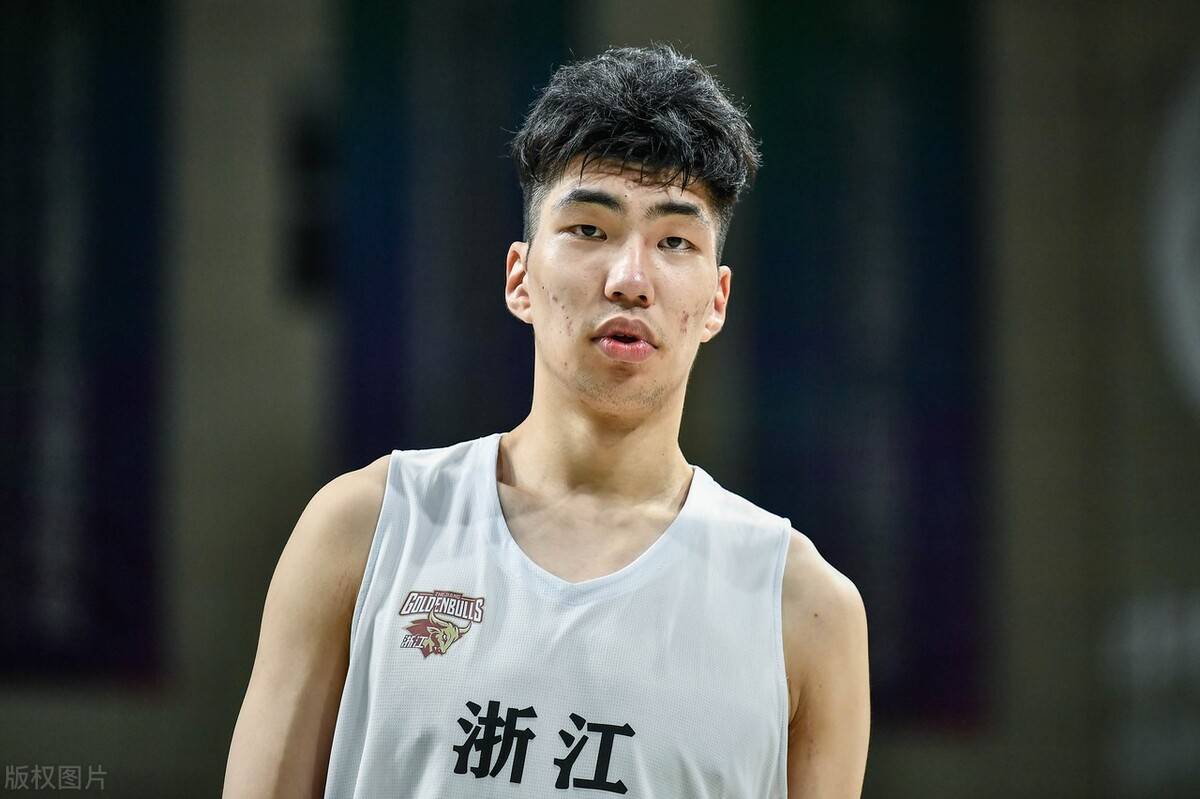 余嘉豪加盟西甲后续!签三年先租借西乙打算长期培养?