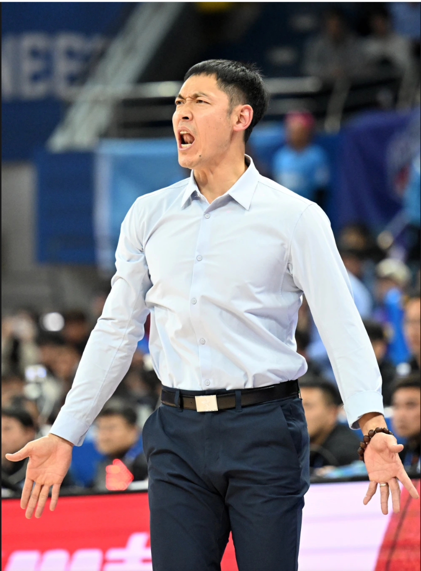 曝张庆鹏接替闵鹿蕾出任北控主帅休赛期将有球员变动